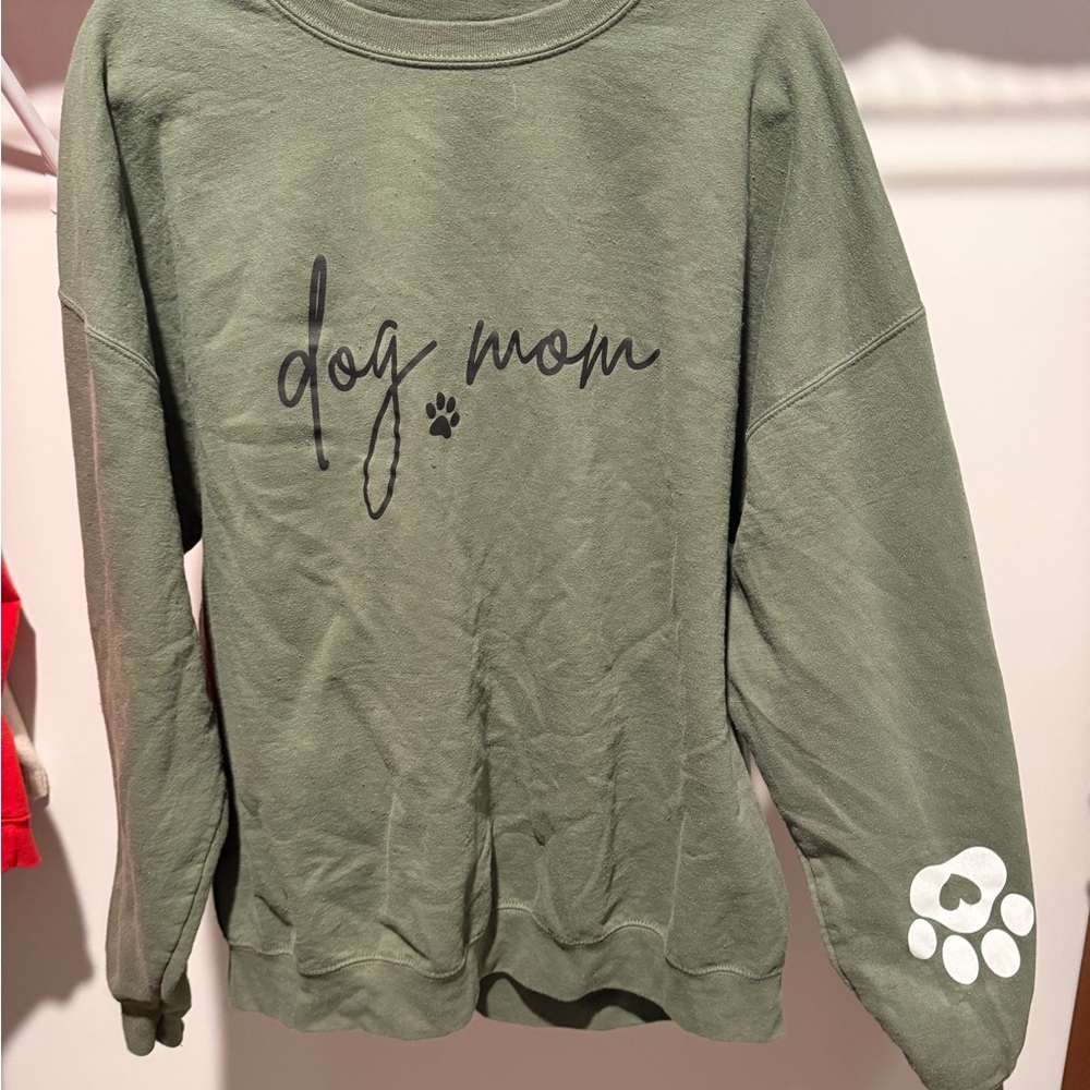 Golden Green 'Dog Mom' Sweatshirt